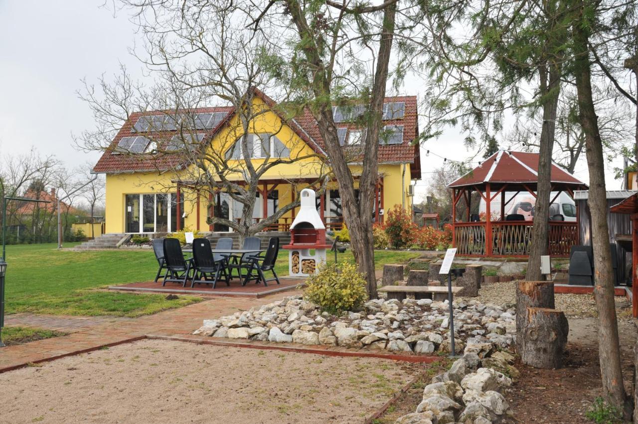 Bed and Breakfast Casa Napsugar Panzio Apostag Exteriér fotografie