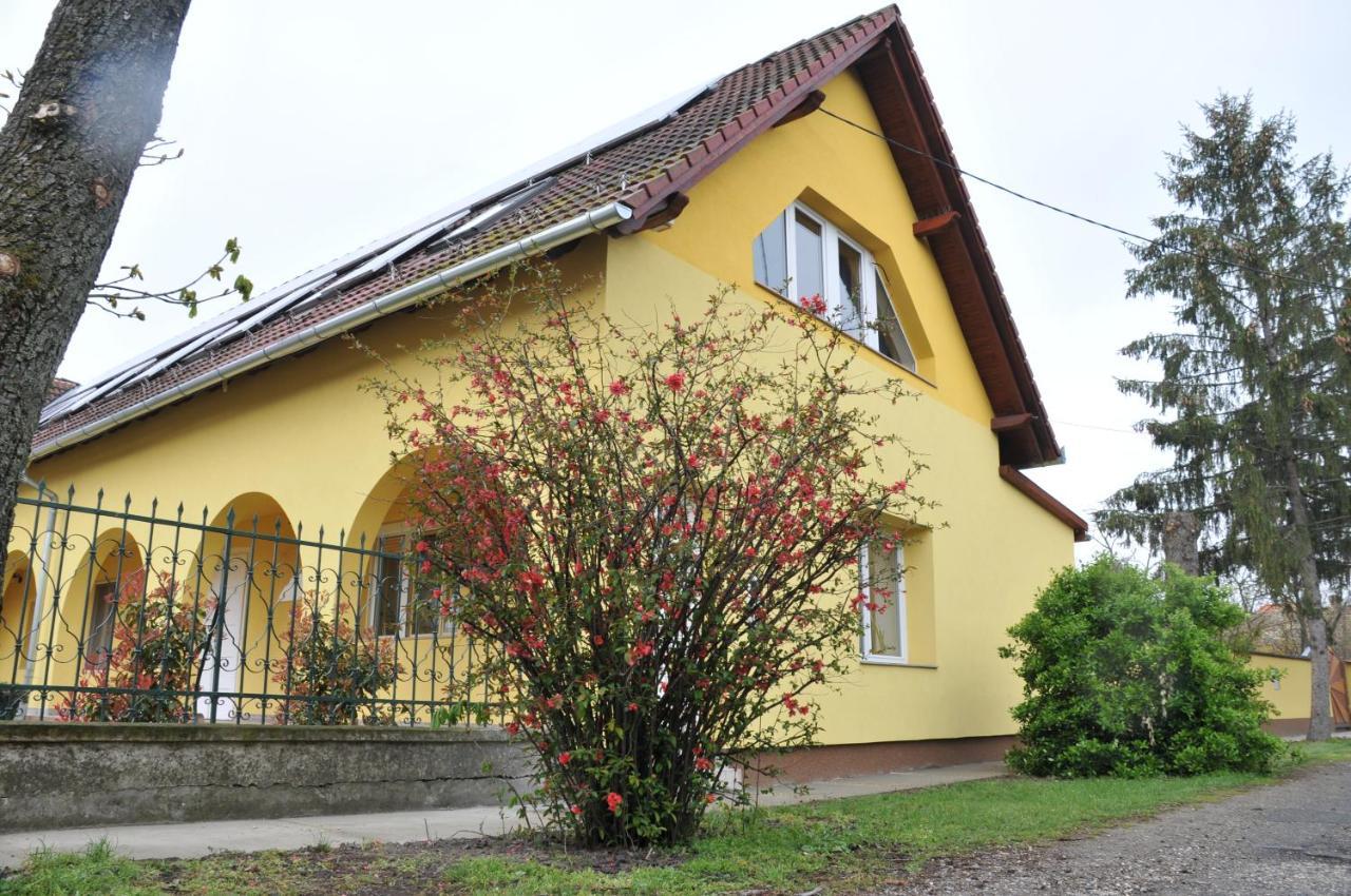 Bed and Breakfast Casa Napsugar Panzio Apostag Exteriér fotografie