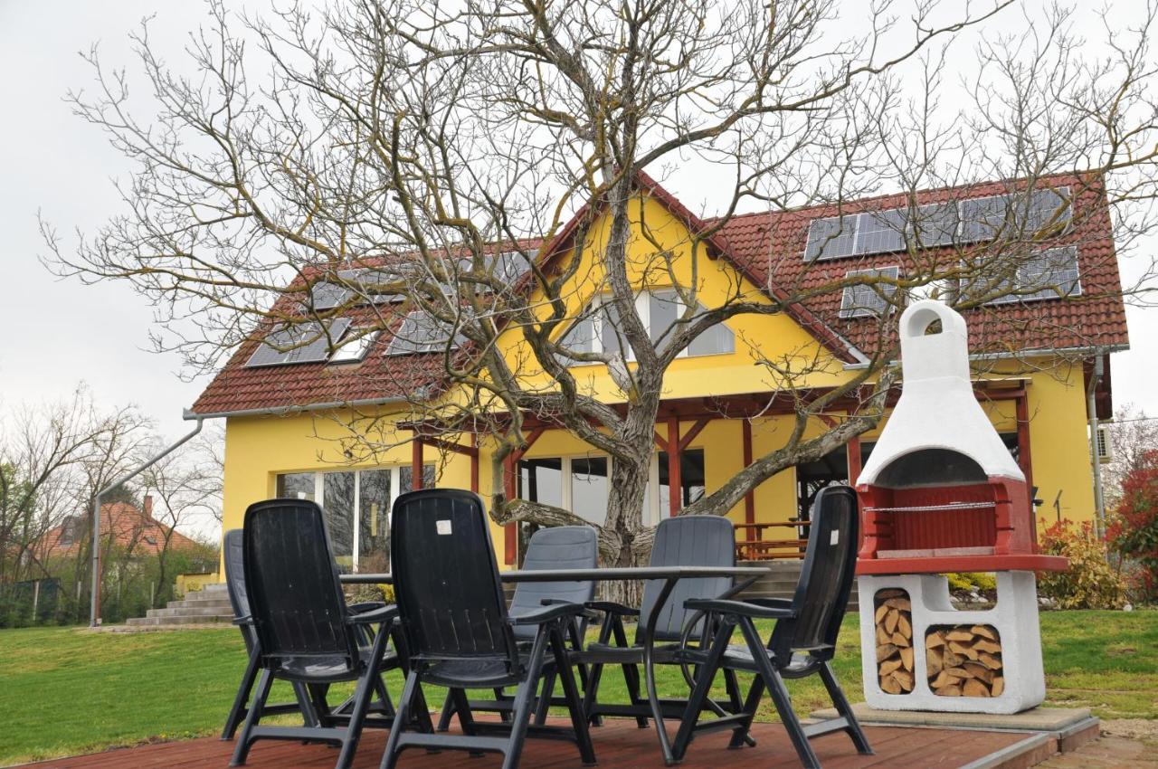 Bed and Breakfast Casa Napsugar Panzio Apostag Exteriér fotografie